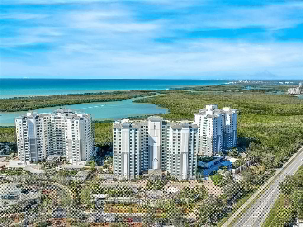 275 Indies Way 605, Naples, FL 34110-5