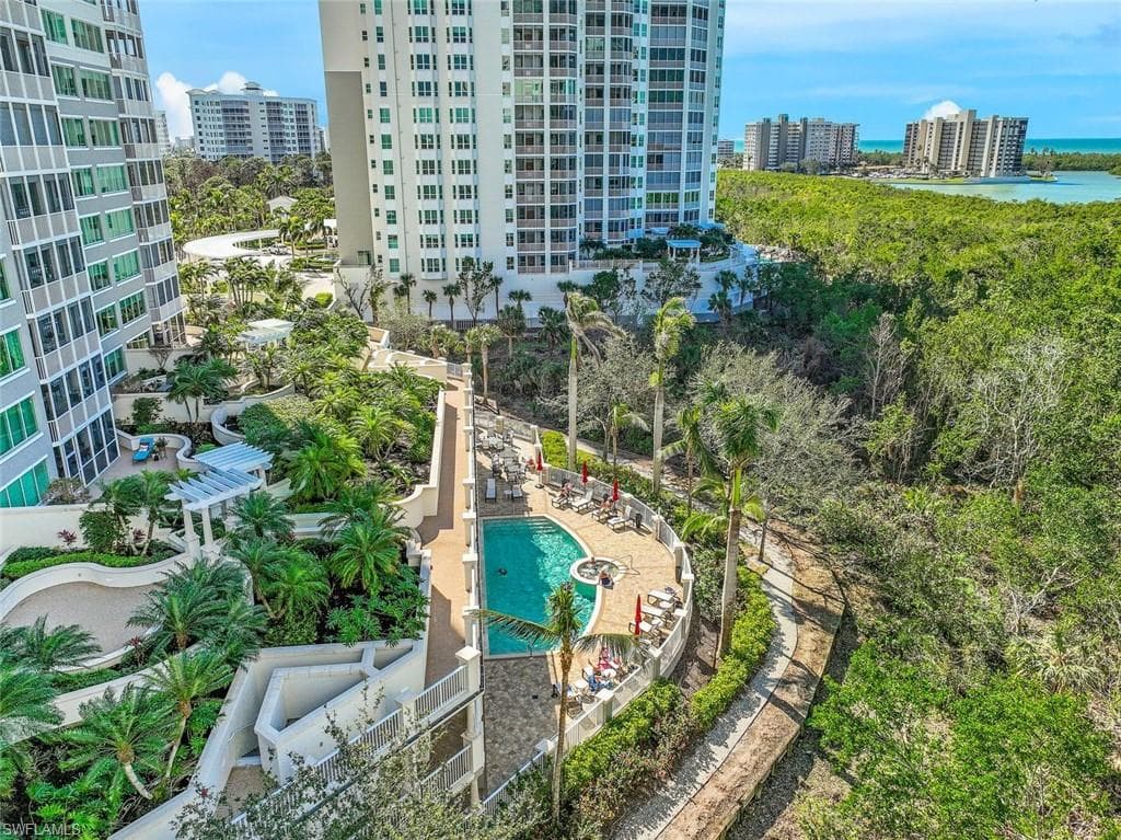 275 Indies Way 605, Naples, FL 34110-6