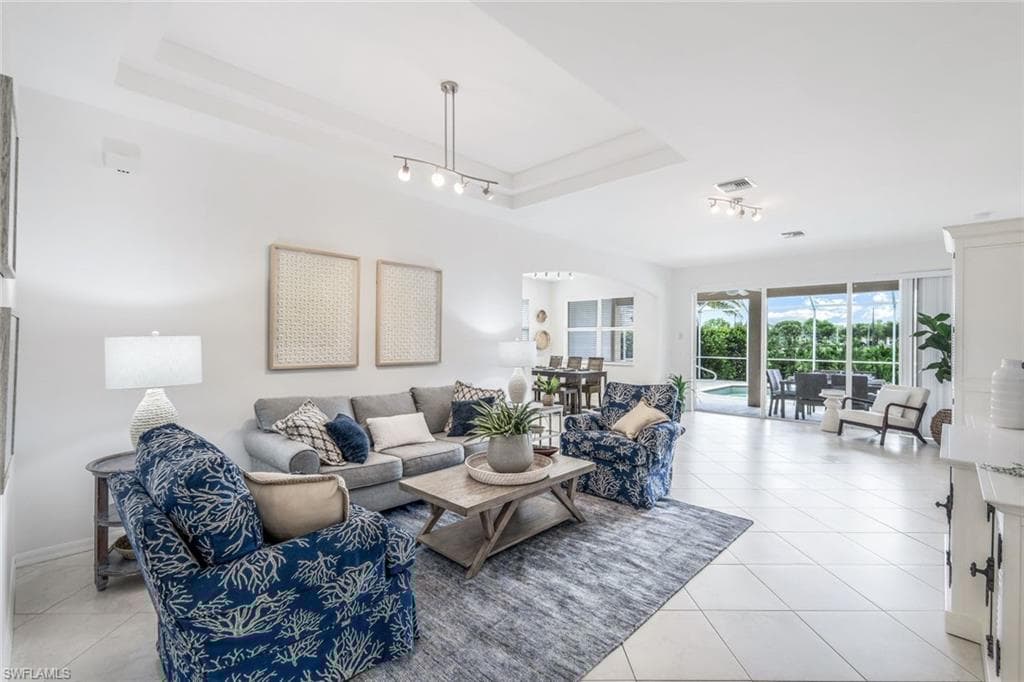 5576 Lago Villaggio Way, Naples, FL 34104-2