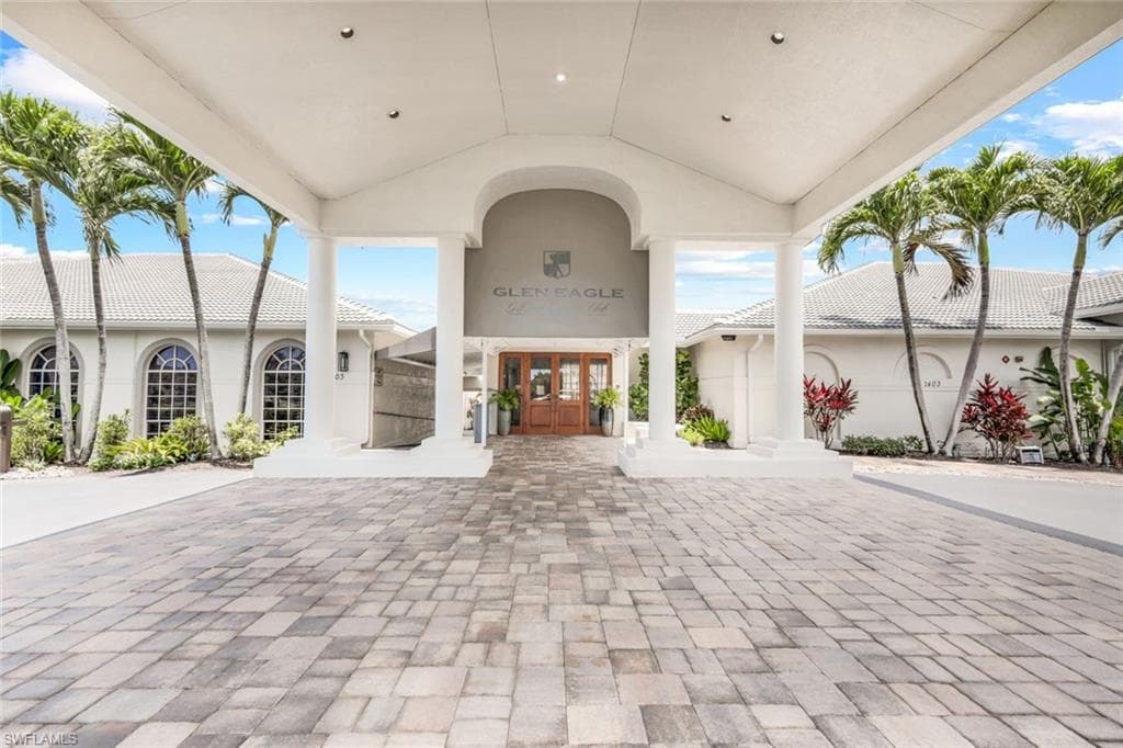 5576 Lago Villaggio Way, Naples, FL 34104-30