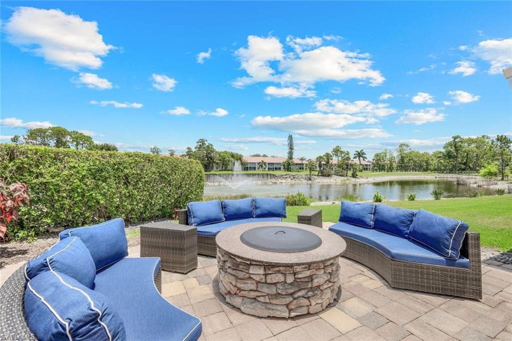 5576 Lago Villaggio Way, Naples, FL 34104-40