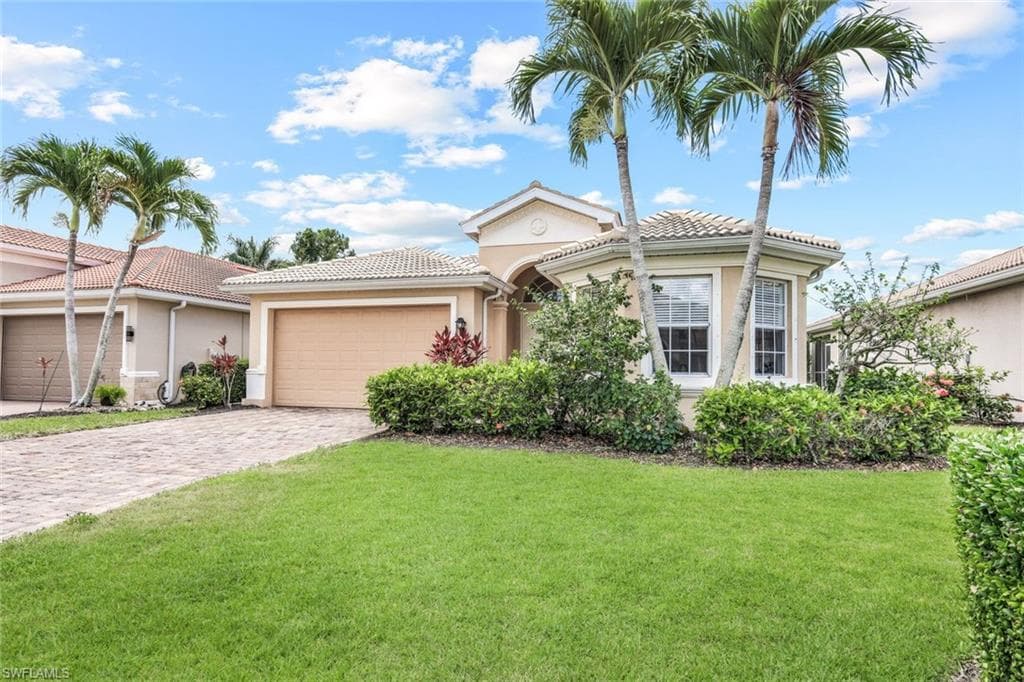 5576 Lago Villaggio Way, Naples, FL 34104-4