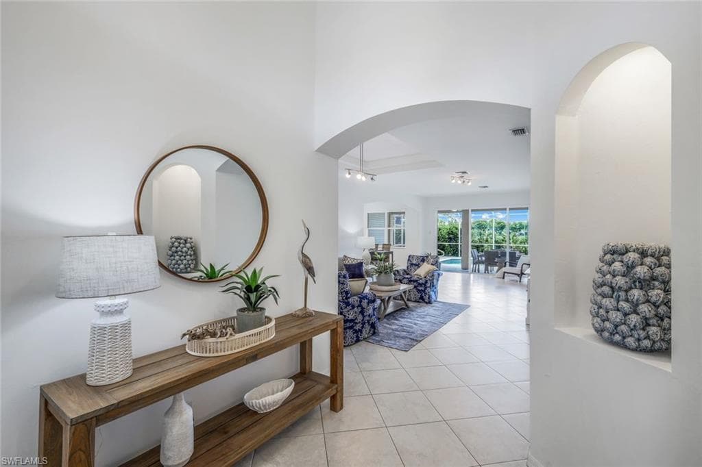 5576 Lago Villaggio Way, Naples, FL 34104-5