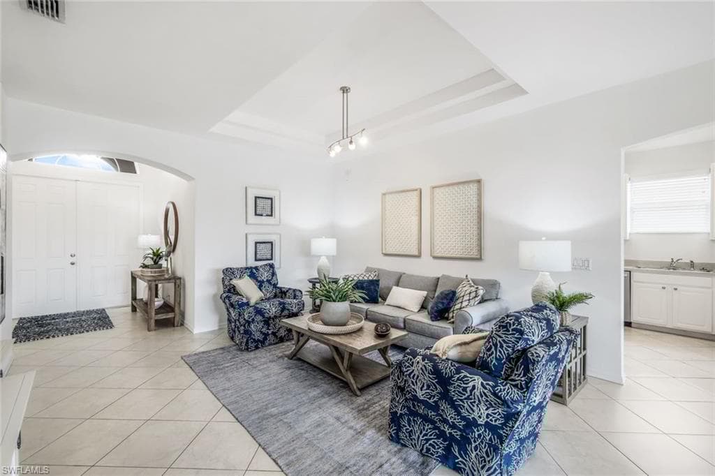 5576 Lago Villaggio Way, Naples, FL 34104-7