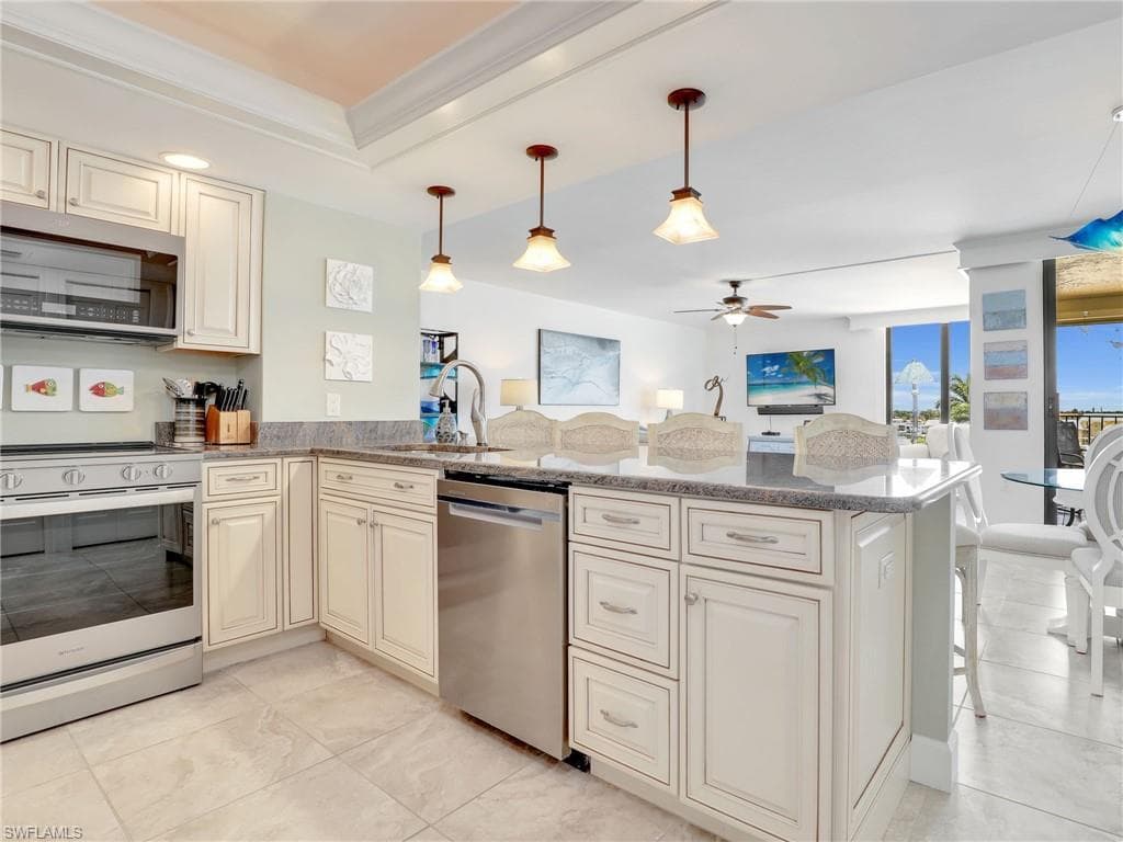 3215 Gulf Shore Blvd N 504n, Naples, FL 34103-8