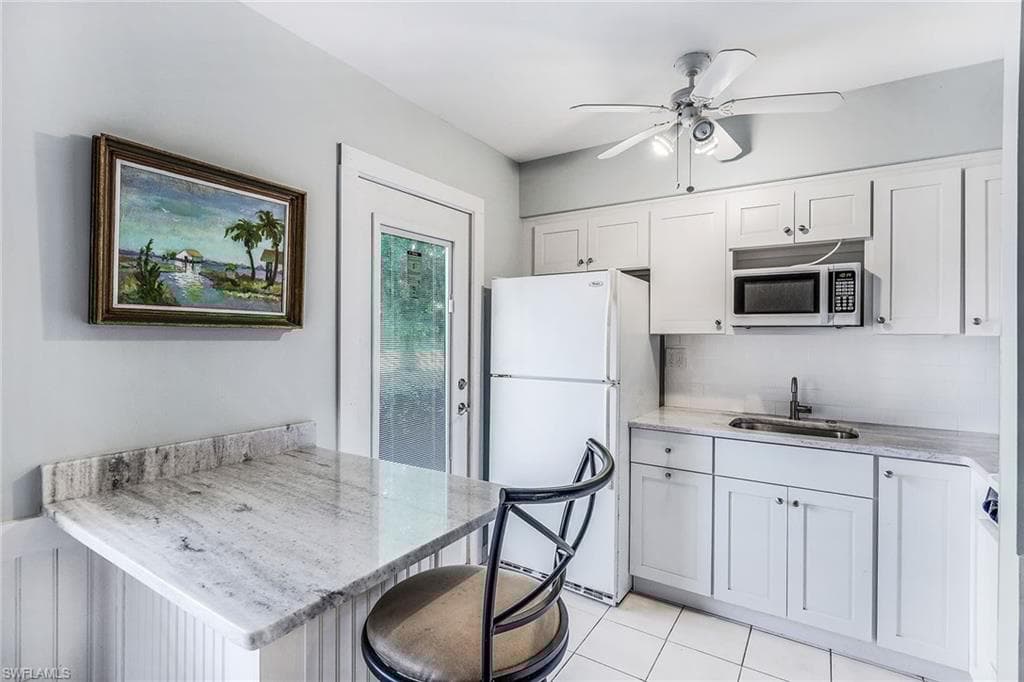 240 Collier Blvd H5, Marco Island, FL 34145-9