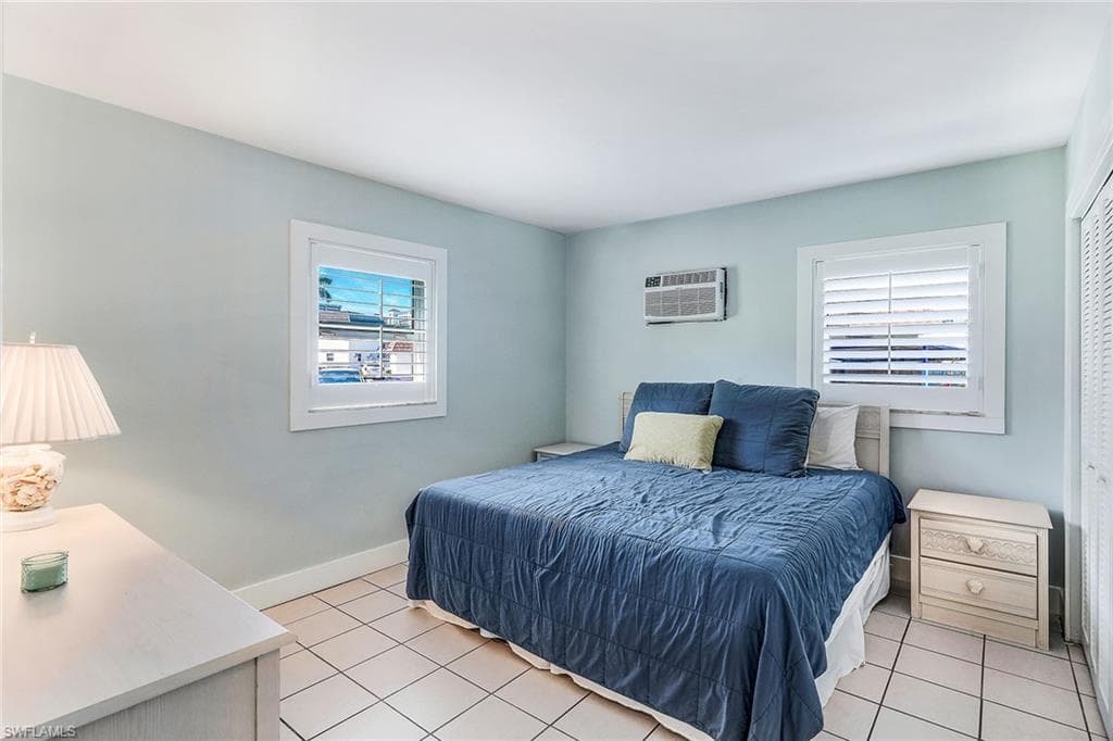 240 Collier Blvd H5, Marco Island, FL 34145-11