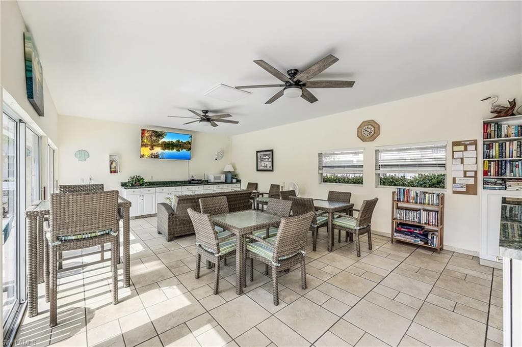 240 Collier Blvd H5, Marco Island, FL 34145-16