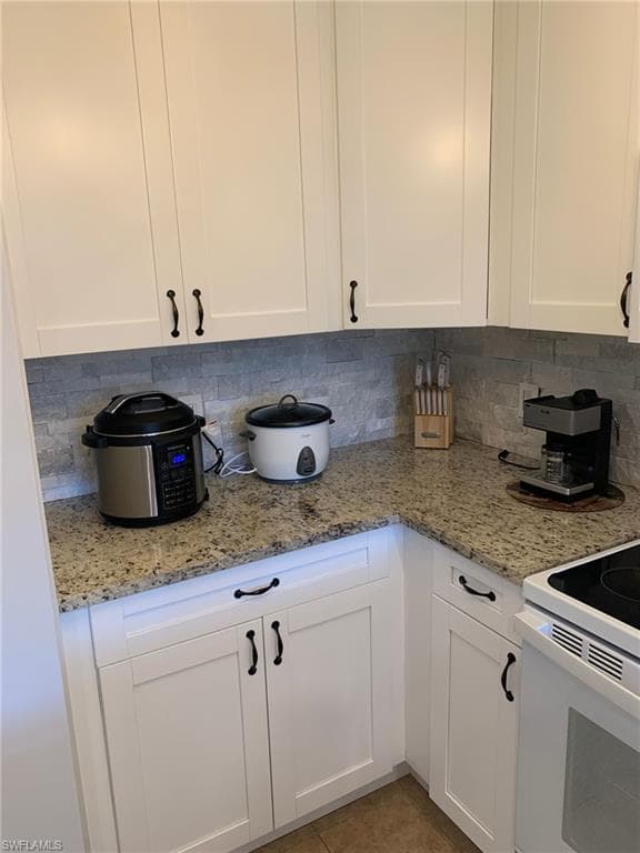8224 Key Royal Cir 223, Naples, FL 34119-5