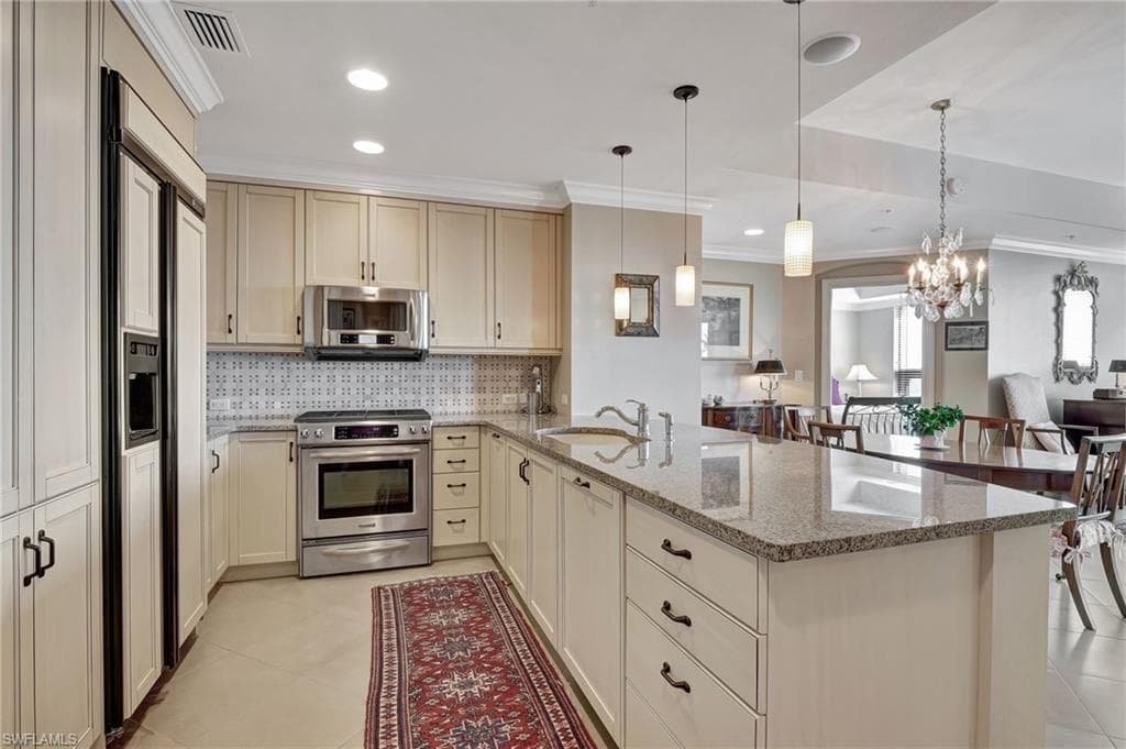 9115 Strada Pl 5411, Naples, FL 34108-8