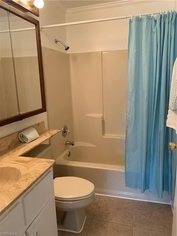 5377 Treetops Dr M-202, Naples, FL 34113-12