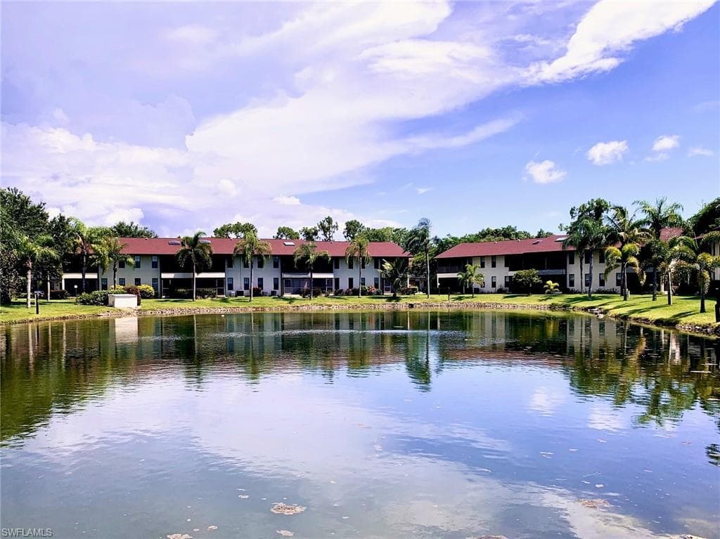 5377 Treetops Dr M-202, Naples, FL 34113-14
