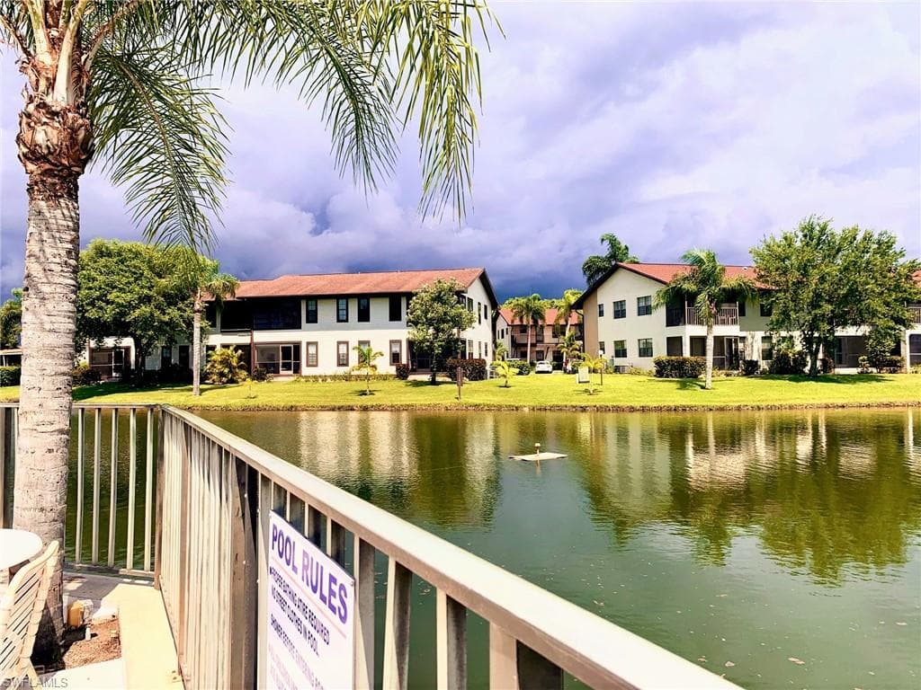 5377 Treetops Dr M-202, Naples, FL 34113-15