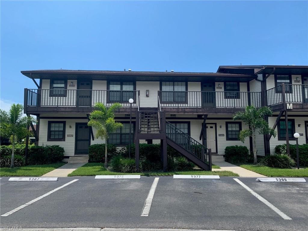 5377 Treetops Dr M-202, Naples, FL 34113-2