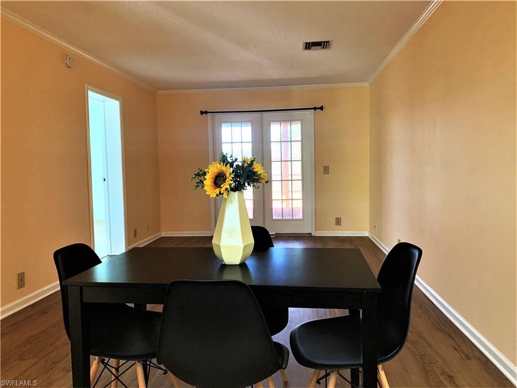 5377 Treetops Dr M-202, Naples, FL 34113-5