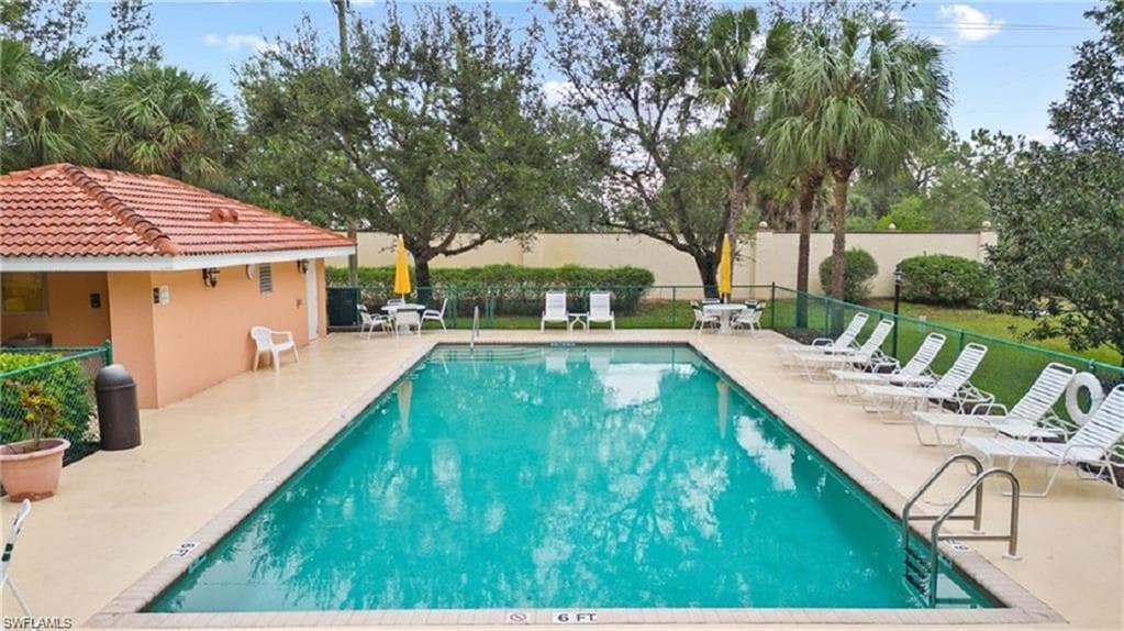 6650 Beach Resort Dr 910, Naples, FL 34114-25