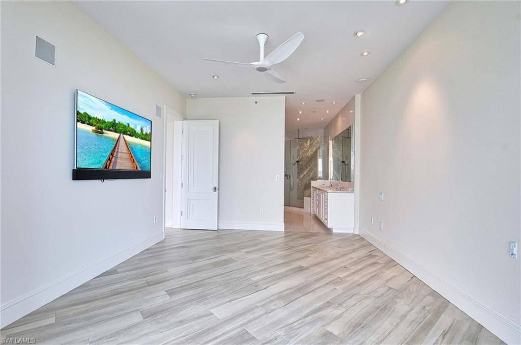 60 Seagate Dr 306, Naples, FL 34103-13