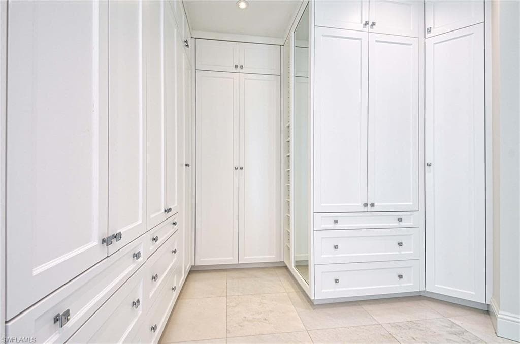 60 Seagate Dr 306, Naples, FL 34103-15
