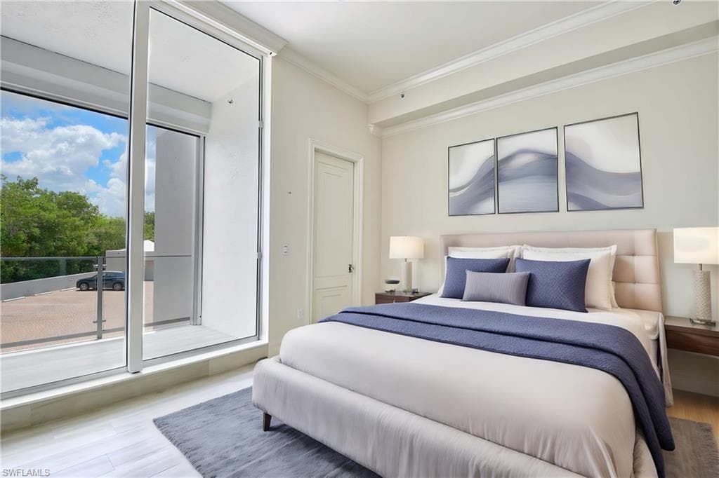60 Seagate Dr 306, Naples, FL 34103-17