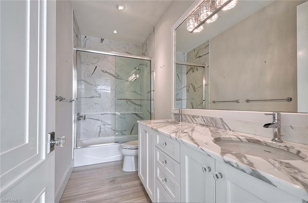 60 Seagate Dr 306, Naples, FL 34103-19