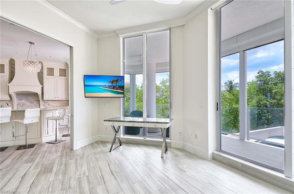 60 Seagate Dr 306, Naples, FL 34103-21