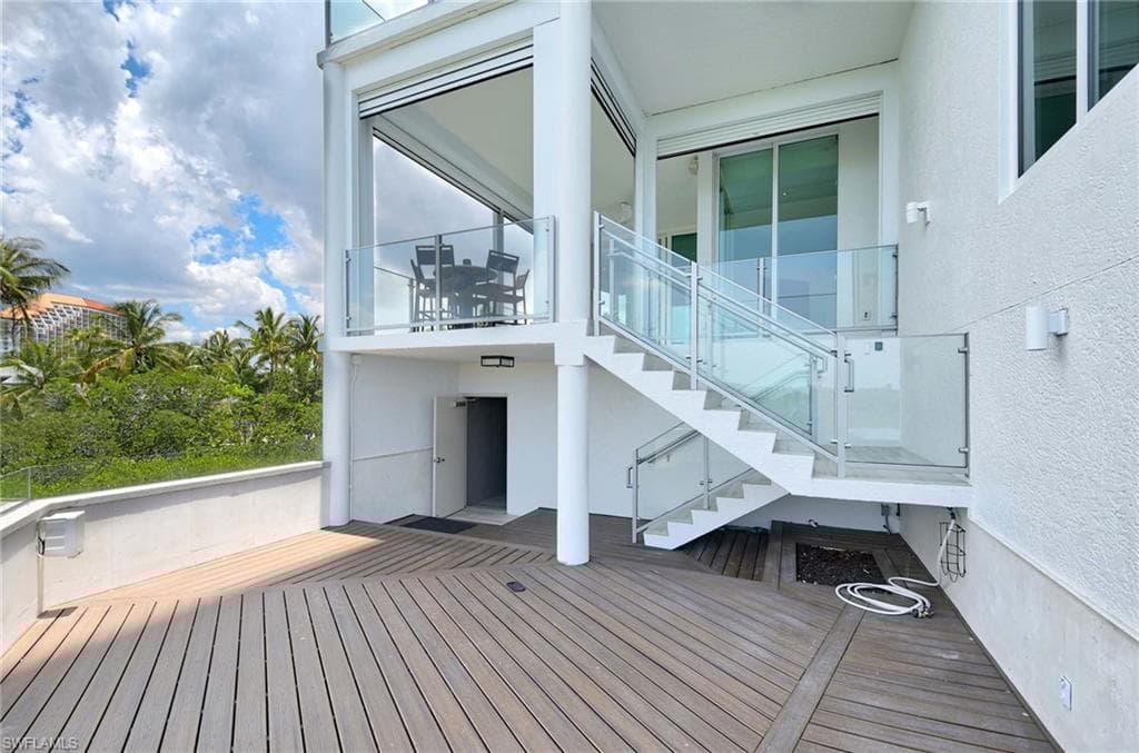 60 Seagate Dr 306, Naples, FL 34103-28
