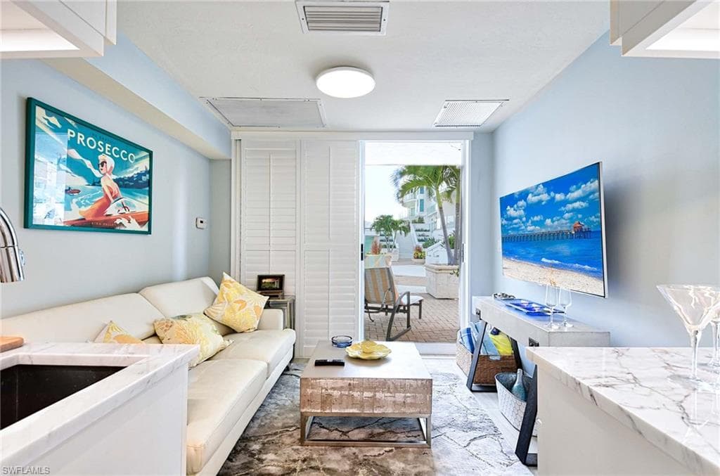 60 Seagate Dr 306, Naples, FL 34103-36