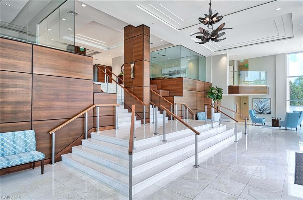 60 Seagate Dr 306, Naples, FL 34103-40
