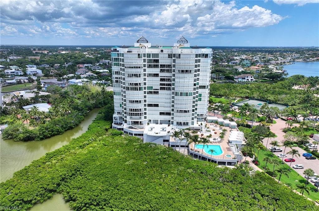 60 Seagate Dr 306, Naples, FL 34103-44