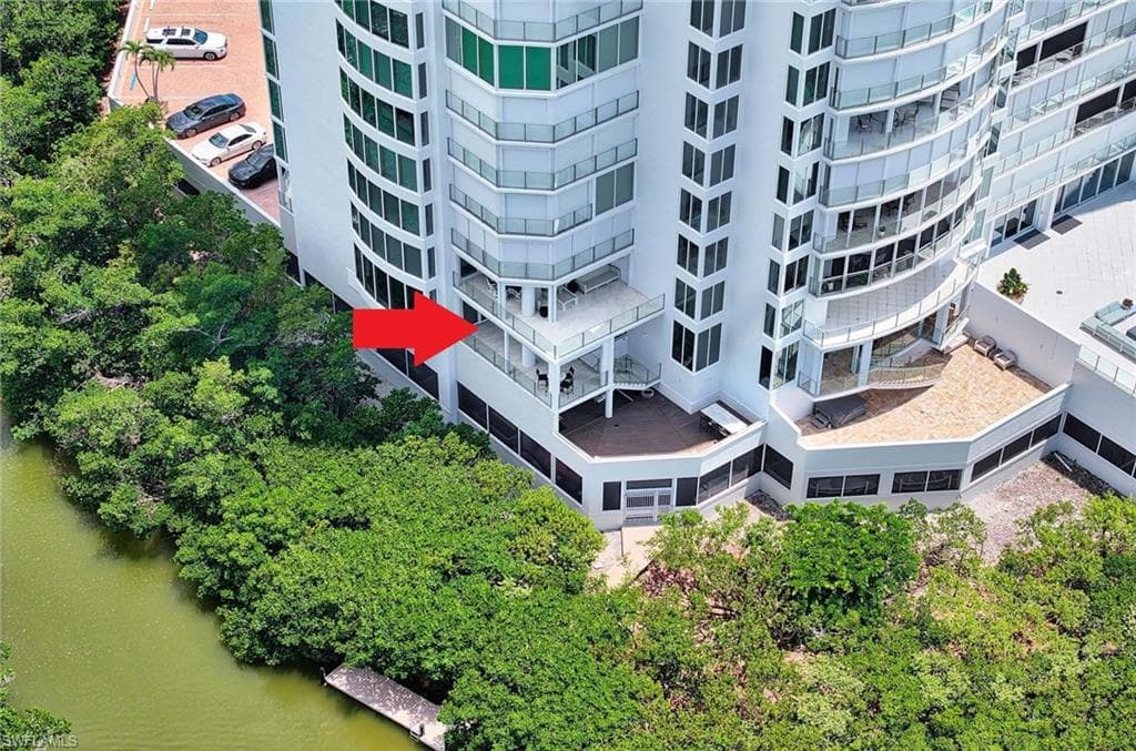 60 Seagate Dr 306, Naples, FL 34103-4