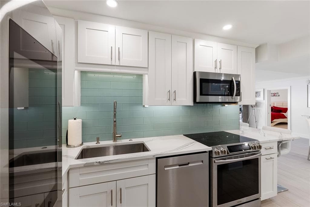 4005 Gulf Shore Blvd N 904, Naples, FL 34103-11