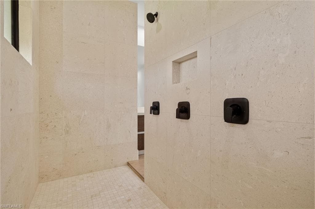 1587 Golden Gate Blvd W, Naples, FL 34120-20