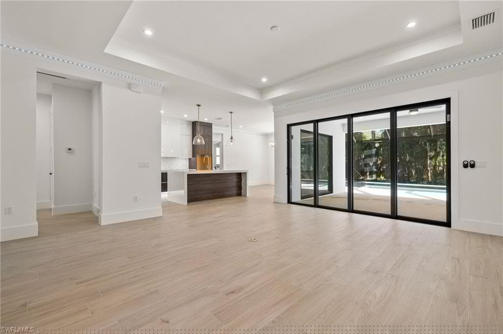 1587 Golden Gate Blvd W, Naples, FL 34120-6