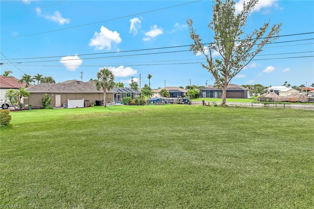 2114 39th Ter, Cape Coral, FL 33914-9