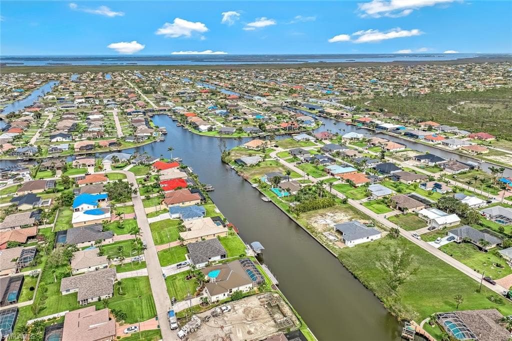 2114 39th Ter, Cape Coral, FL 33914-10