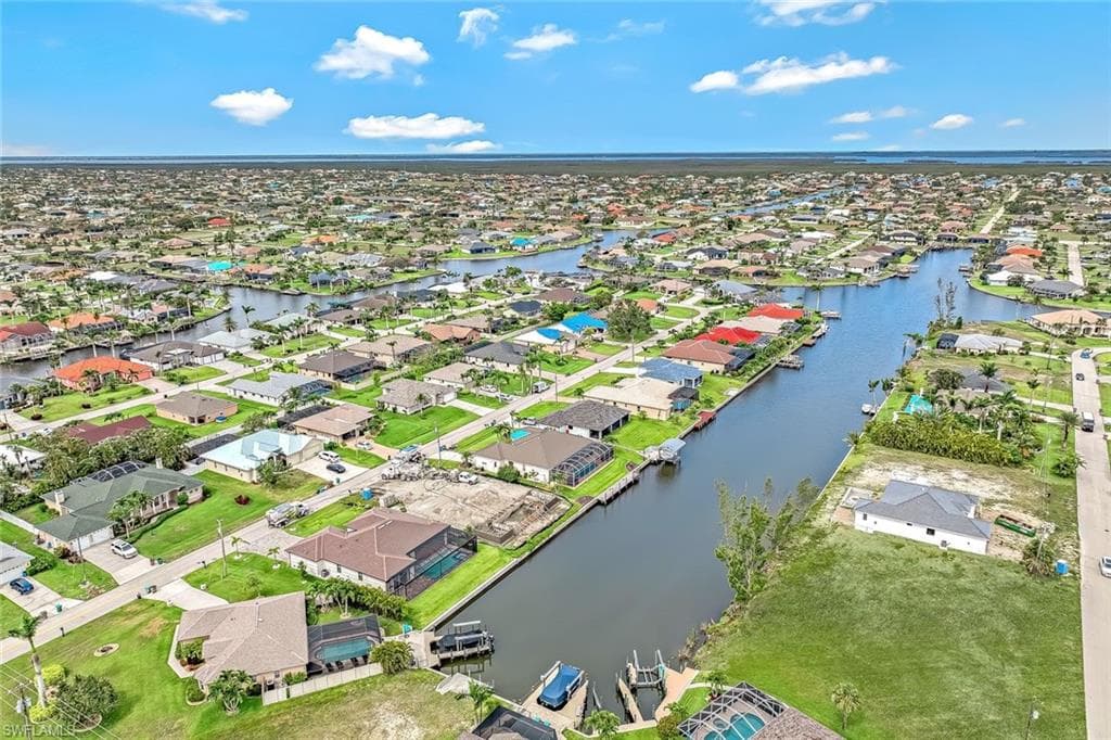 2114 39th Ter, Cape Coral, FL 33914-1