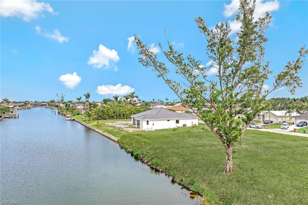 2114 39th Ter, Cape Coral, FL 33914-3