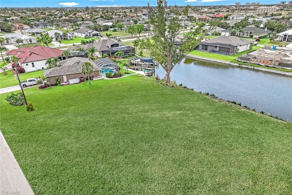 2114 39th Ter, Cape Coral, FL 33914-7