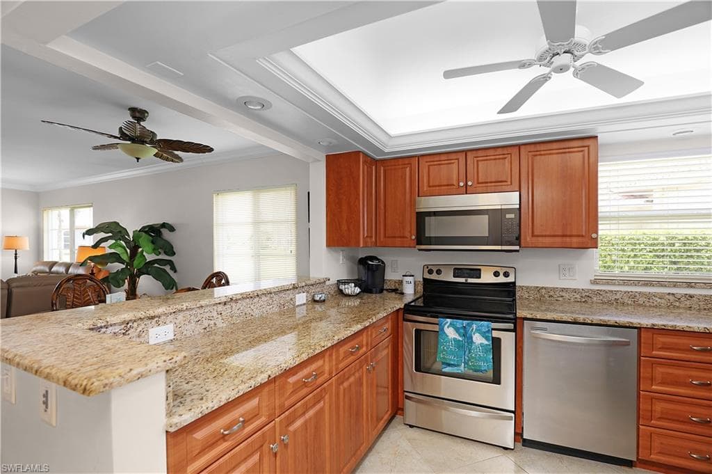1 High Point Cir W 106, Naples, FL 34103-9