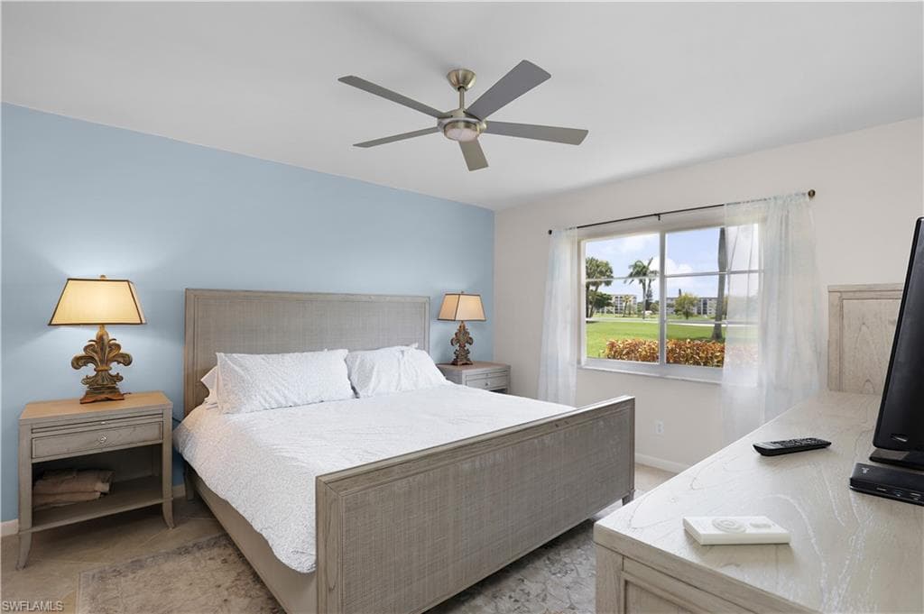 1 High Point Cir W 106, Naples, FL 34103-12
