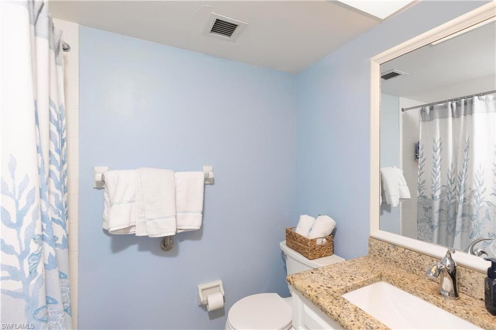 1 High Point Cir W 106, Naples, FL 34103-13