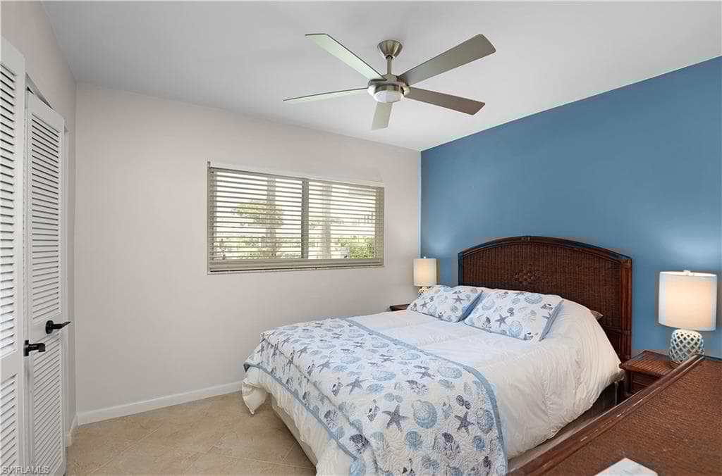 1 High Point Cir W 106, Naples, FL 34103-15
