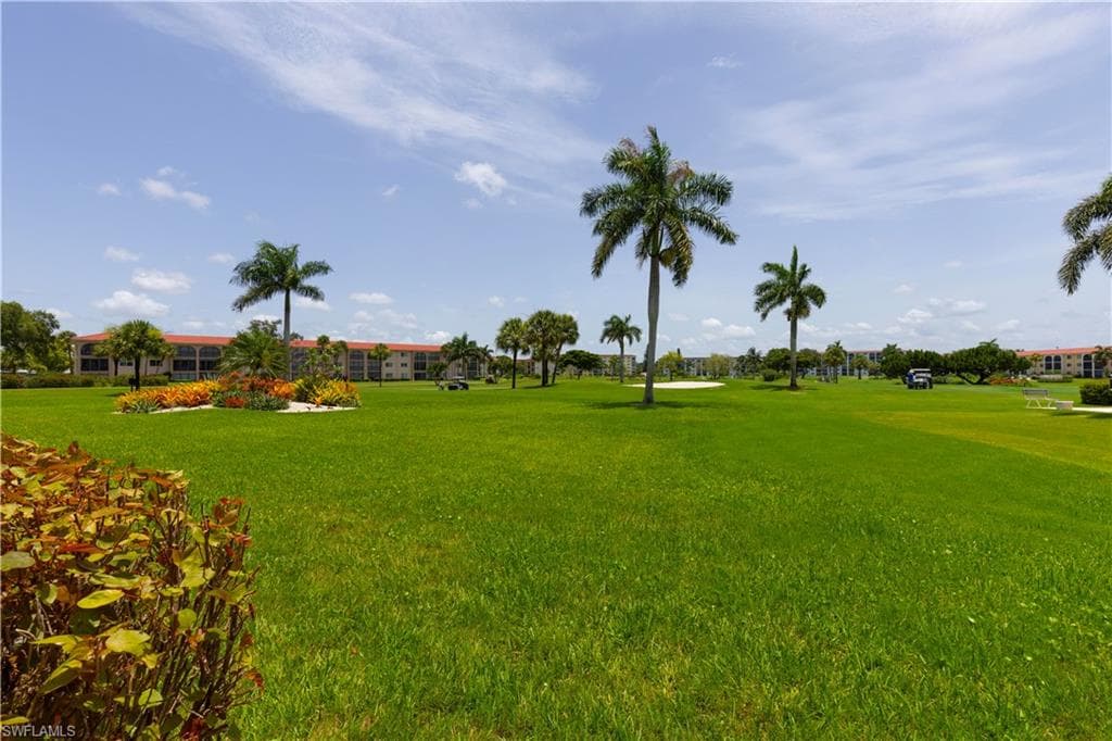 1 High Point Cir W 106, Naples, FL 34103-19