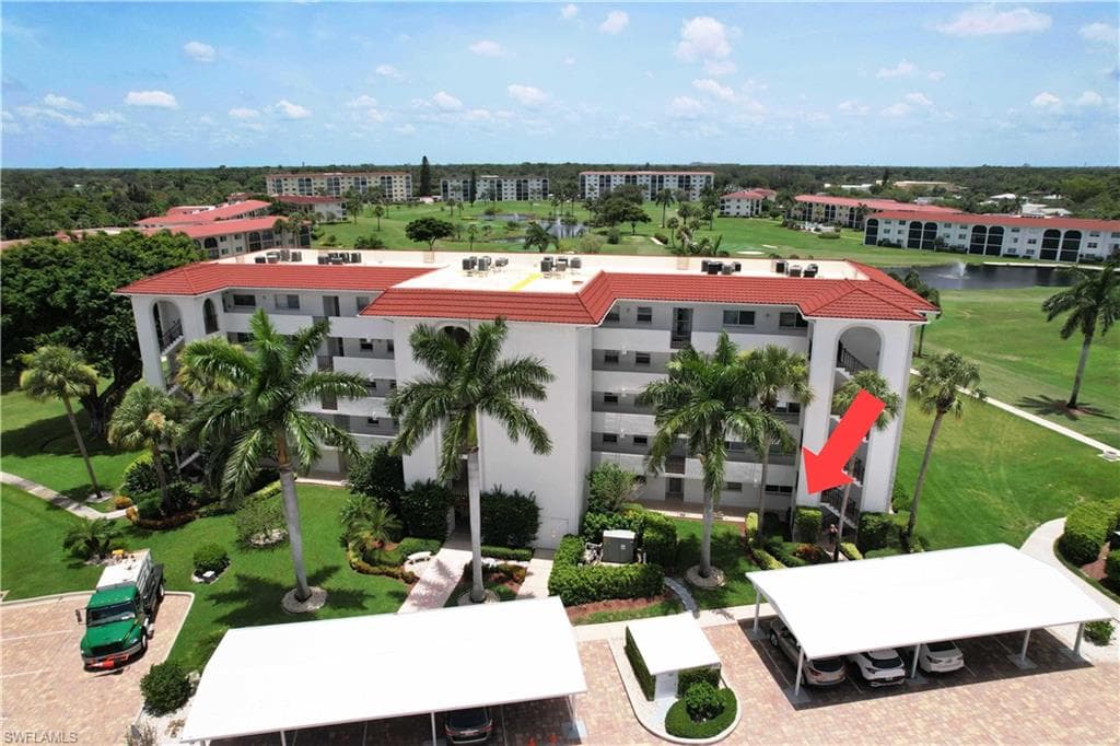 1 High Point Cir W 106, Naples, FL 34103-20