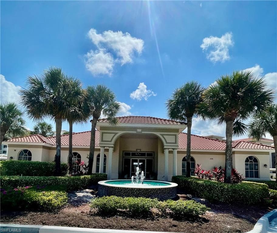 1 High Point Cir W 106, Naples, FL 34103-34