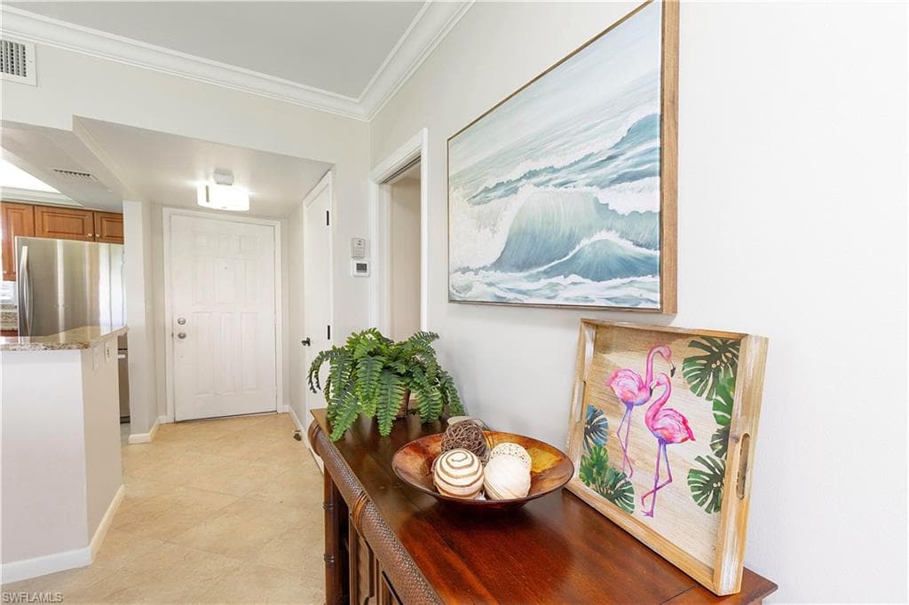 1 High Point Cir W 106, Naples, FL 34103-6