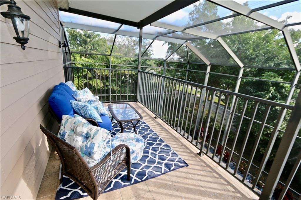 2855 Coach House Way, Naples, FL 34105-11