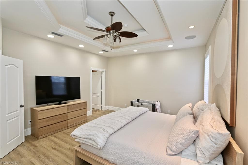 2855 Coach House Way, Naples, FL 34105-24
