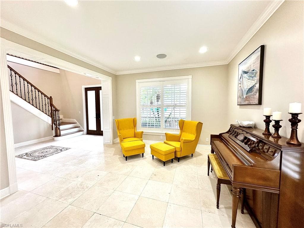2855 Coach House Way, Naples, FL 34105-5