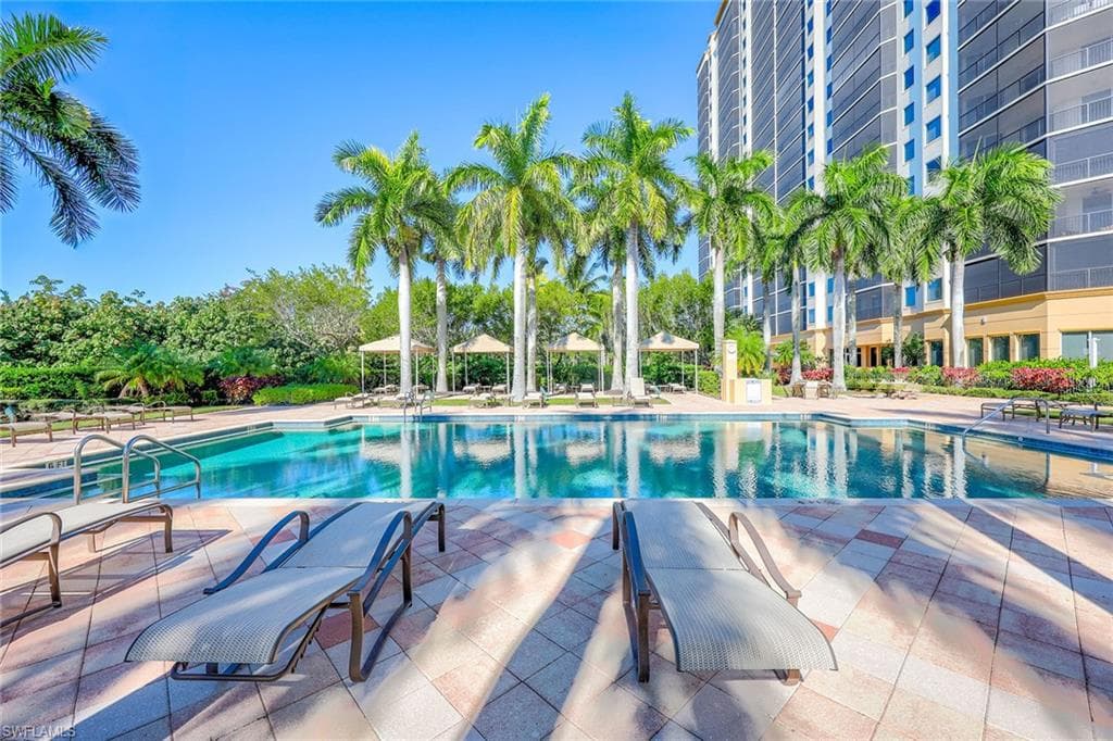 1065 Borghese Ln 304, Naples, FL 34114-3